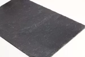 Zoom sur la texture structurée de l’ardoise naturelle Cufica STD 35x22