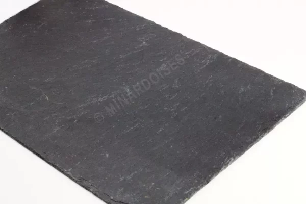Zoom sur la texture structurée de l’ardoise naturelle Cufica STD 35x22