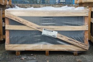 Toiture en ardoise naturelle Luz 40 Authentique 40 × 22, certifiée A1 T1 S1, teinte noir-bleuté uniforme
