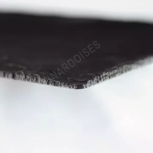 Ardoise naturelle Luz 40 Authentique 32 × 22 4 Toiture en ardoise naturelle Luz 40 certifiée A1 T1 S1, finition lisse noir-bleuté uniforme