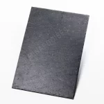 Toiture en ardoise naturelle Luz 40 Authentique 32 × 22, certifiée A1 T1 S1, couleur noir-bleuté uniforme